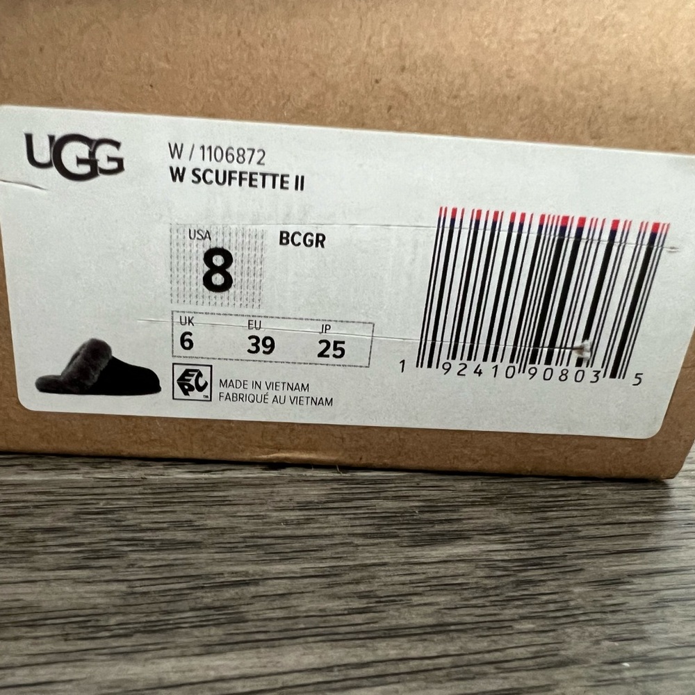 UGG Scuffette Slippers - Black